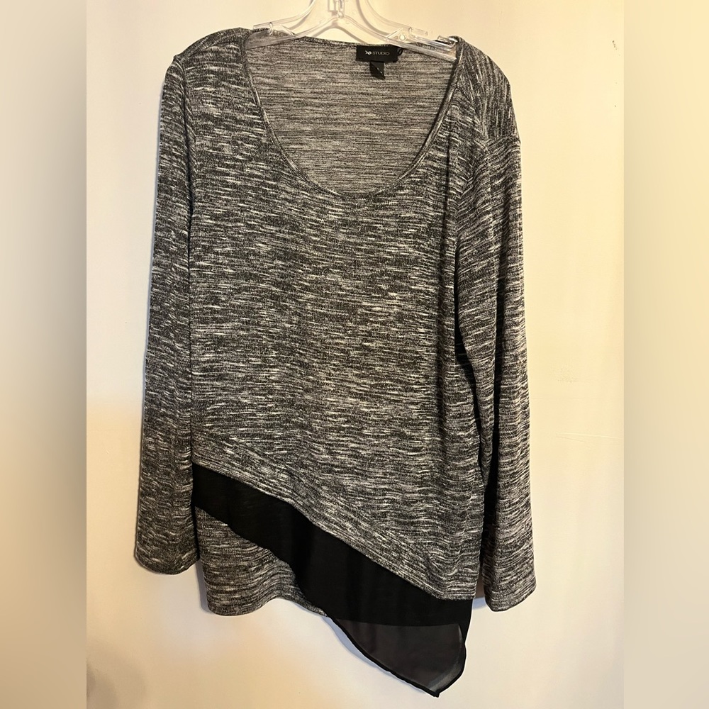 Women’s AB Studio lightweight sweater XL